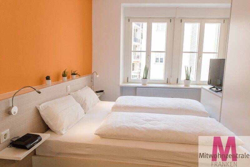 Gemütliche Dachwohnung im Herzen der Altstadt – Nürnberg – Vorschaubild 3