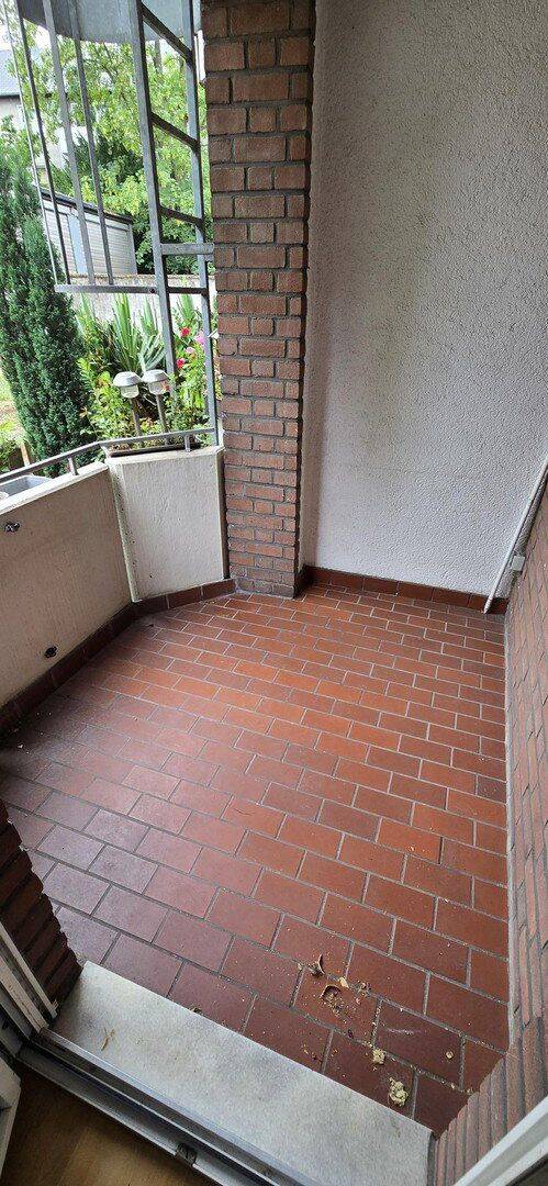 Sofort verfügbare 2-Zimmer Wohnung in zentraler Lage mit Balkon