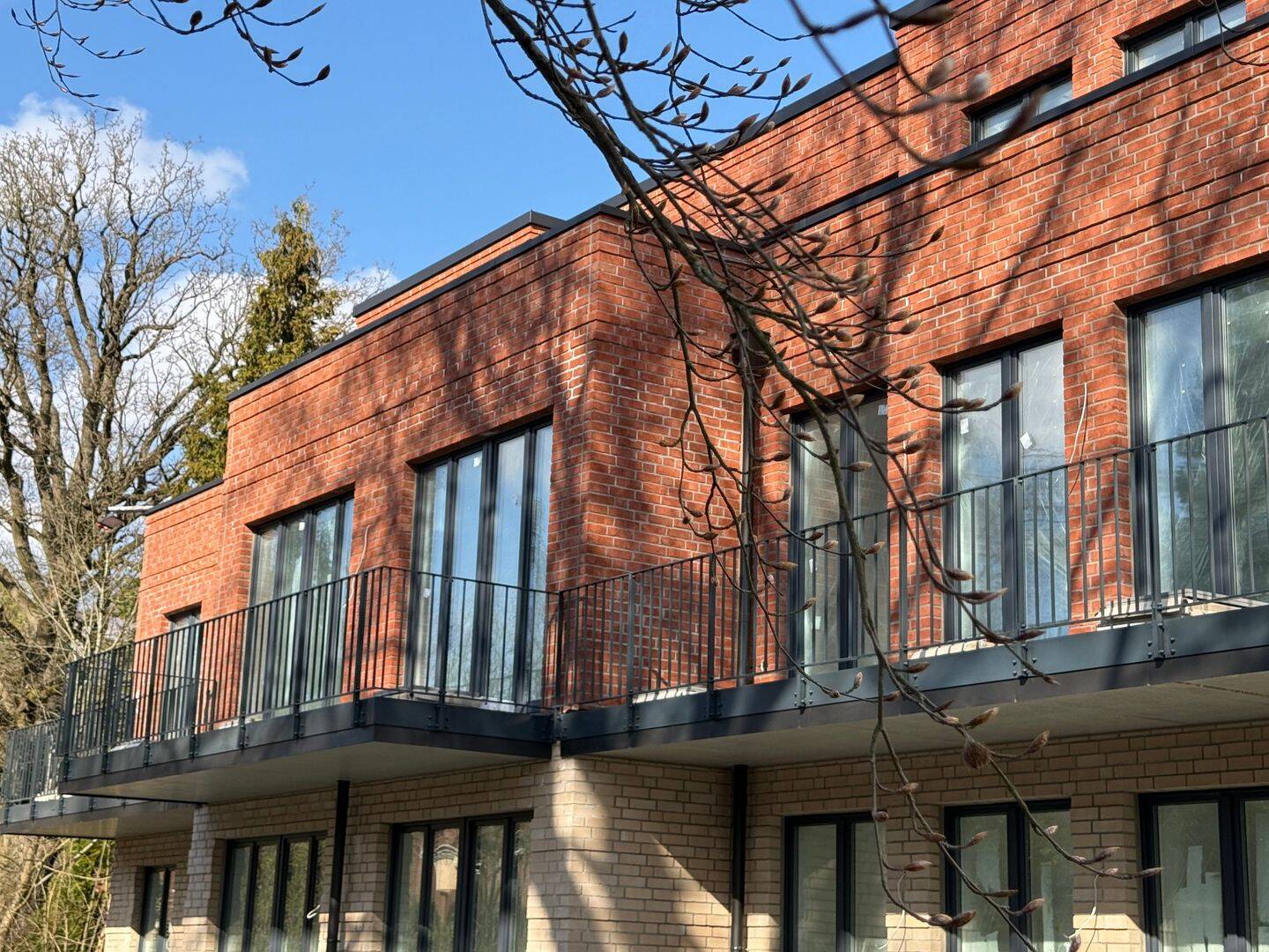 idyllisch gelegene Zweizimmerwohnung mit großem Westbalkon – Hamburg – Bild 1 von 6
