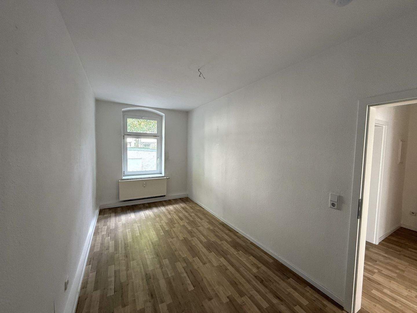Gemütliche 3-Raumwohnung mit EBK in ruhiger Lage – Chemnitz – Vorschaubild 4