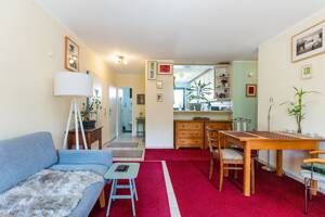 Vermietete 3-Zimmer-Wohnung mit 2 Balkonen, Stellplatz und Tageslichtbad – 55246 Wiesbaden – Vorschaubild 3