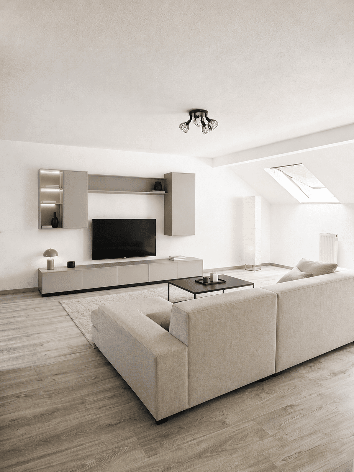 Ideale Kapitalanlage: Vermietete 2-Zimmer-Dachwohnung mit Stellplatz in Fürth-Stadeln – 90765 Fürth – Bild 1 von 2