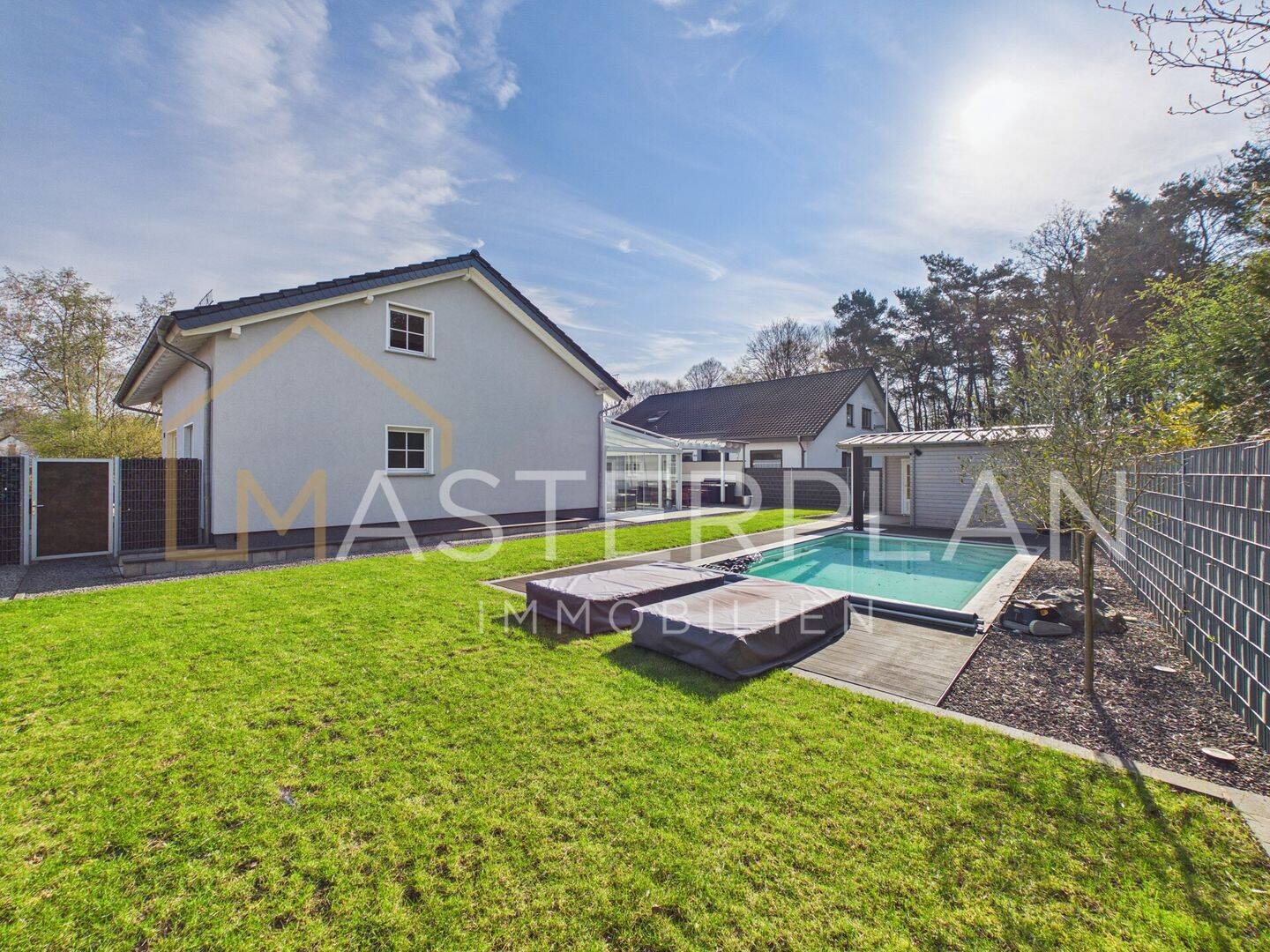 Einfamilienhaus mit Einliegerwohnung, Pool und herrlichem Garten – Saarlouis – Bild 1 von 9