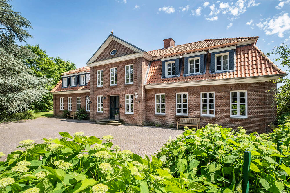 Großzügiges Wohnhaus in Alleinlage /// mit Park /// mit Teich /// mit Nebengebäude-Wohnen/Arbeiten – Harsefeld – Vorschaubild 4
