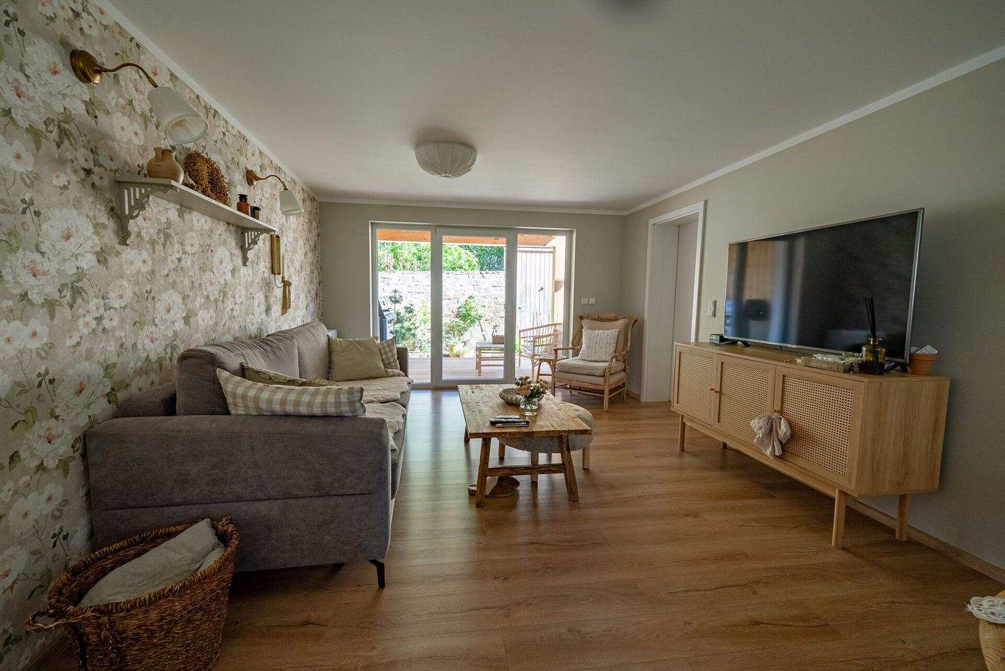 Attraktive Kapitalanlage - kernsaniertes Mehrfamilienhaus mit 3 Wohneinheiten!
