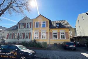 Berlin-Karlshorst: Doppelhaushälfte, für 1 bis 2 Familien, Dachterrasse, Garten, PKW-Stellplatz – 10318 Berlin – Vorschaubild 3