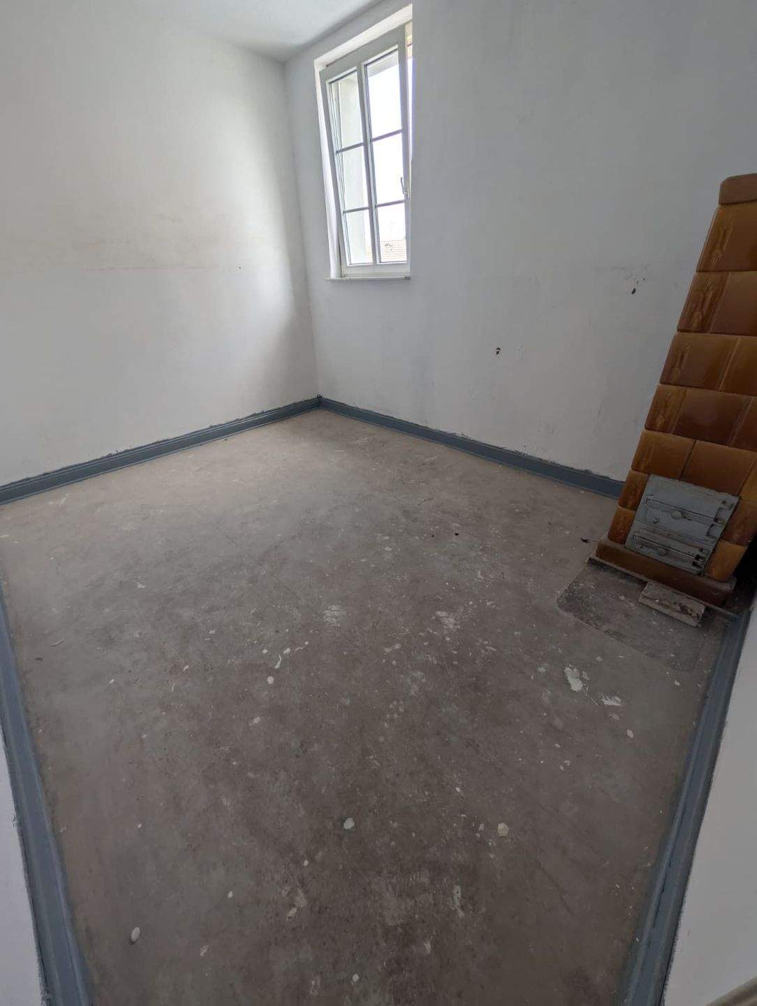Großzügige Altbauwohnung mit Kachelöfen im historischen Bahnhof (ca. 180 m²) – Bützow – Vorschaubild 4
