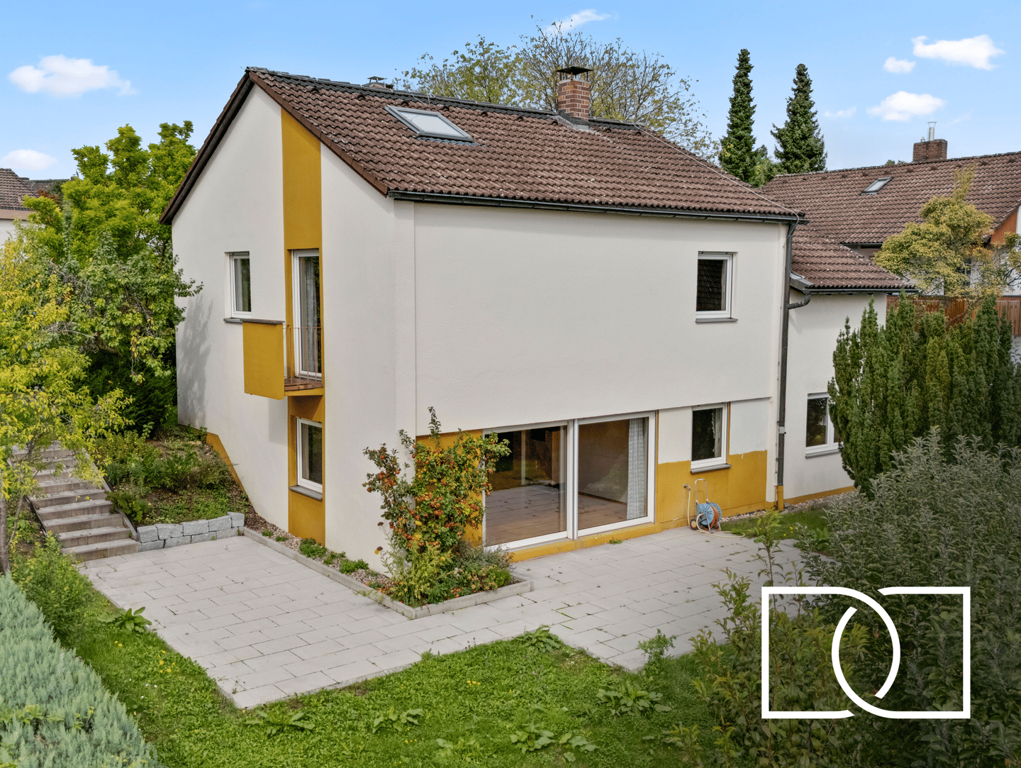 Begehrte Lage! Gepflegtes Einfamilienhaus am Roten Hügel mit großem Grundstück und Terrasse – Bayreuth – Bild 1 von 9