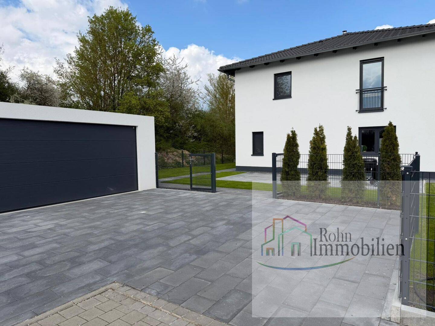 Einziehen, ankommen, wohlfühlen - modernes Einfamilienhaus für junge Familien – Nennslingen – Bild 1 von 9