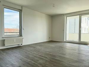 Sanierte 2-Zimmer-Wohnung im 2. OG mit Balkon und Tiefgarage in Bautzen