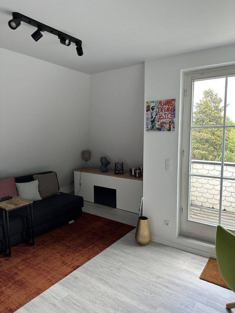 Möblierte hochwertige 1-Zimmer-Wohnung mit moderner Ausstattung in ruhiger Lage, Hamburg-Farmsen – Hamburg – Vorschaubild 2