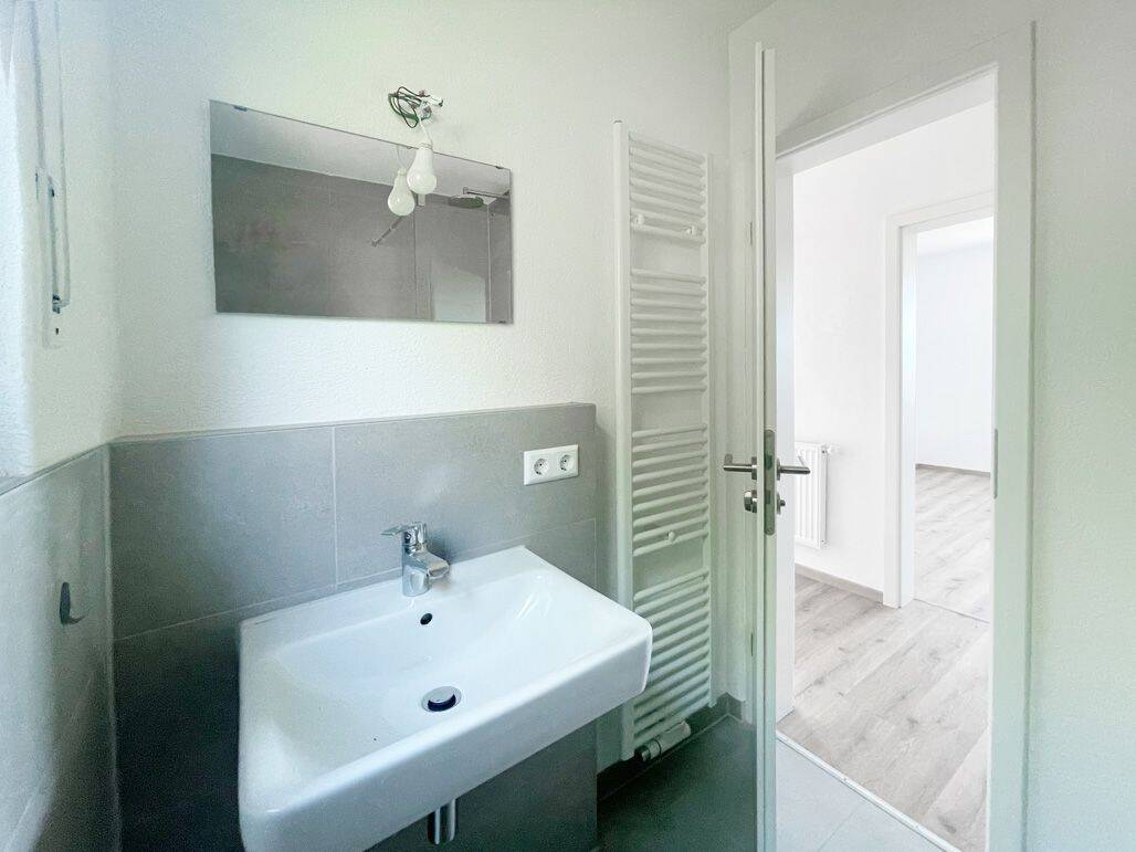 Erstbezug nach Sanierung! Schöne 3 Zimmer-Wohnung mit Einbauküche und tollem Fernblick – Stuttgart – Vorschaubild 9