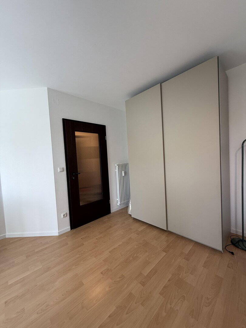 Erstbezug! 1-Zi.-Wohnung Univiertel, TG, Loggia, möbliert, inkl. SpülMaschine, NK & Internet – Augsburg – Vorschaubild 4