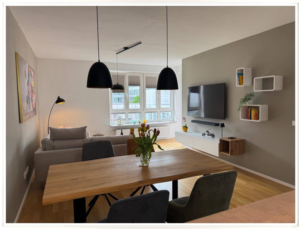 Sonnig und ruhig wohnen in der Münchner City! Exquisit ausgestattete 2-Zimmer-Wohnung im 5.OG mit Lift