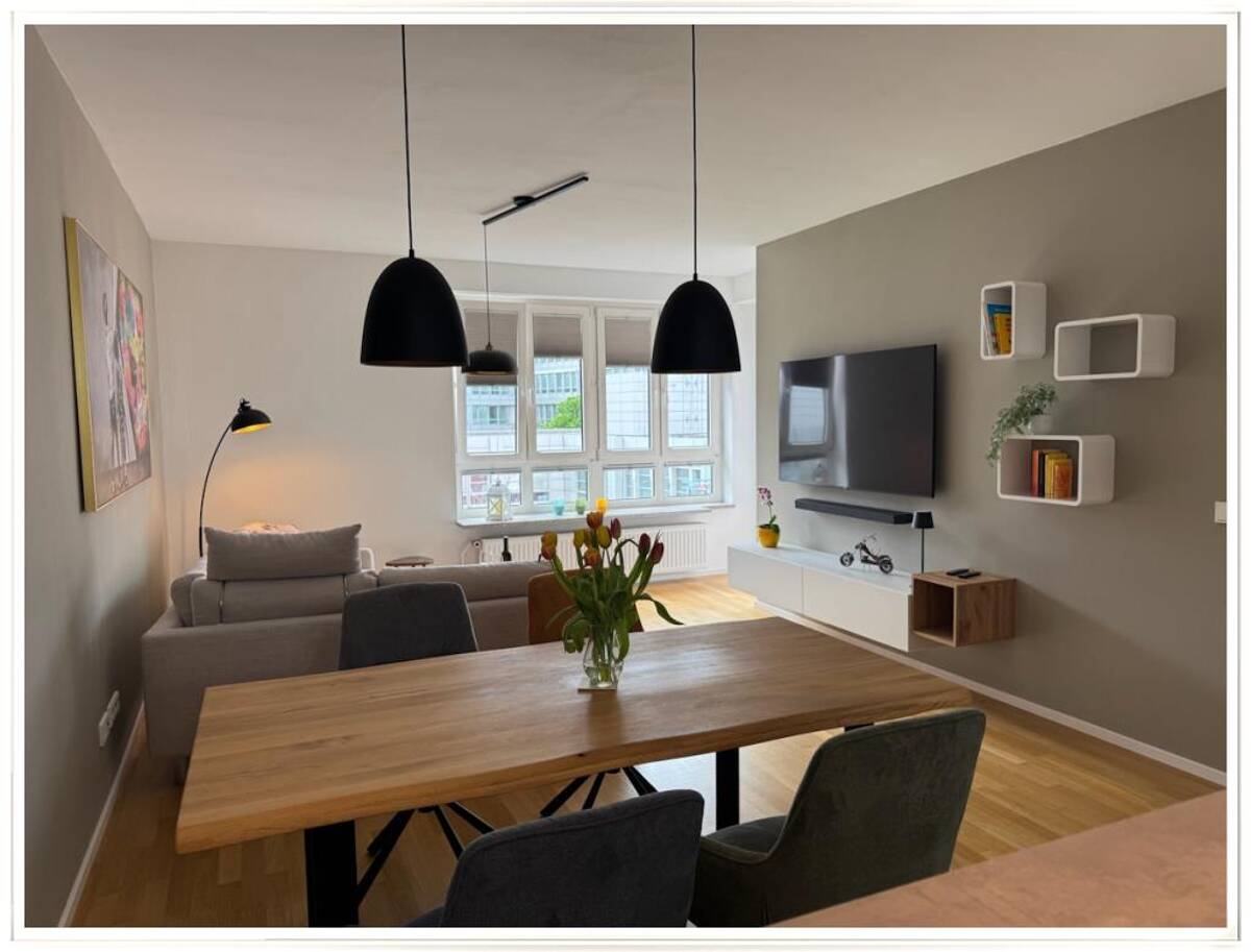 Sonnig und ruhig wohnen in der Münchner City! Exquisit ausgestattete 2-Zimmer-Wohnung im 5.OG mit Lift – 80335 München – Bild 1 von 9