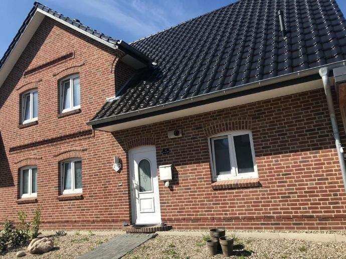 MITBEGINN 1.07.26 !!! Traumhafte KFW 70 Doppelhaushälfte - Bestlage in Wacken