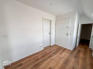 Helle 1,5-Zimmer-Dachgeschosswohnung mit Einbauküche in der schönen Cannstatter Altstadt – 70372 Stuttgart – Vorschaubild 6