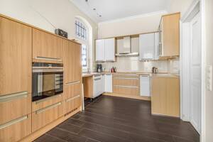 Traumhafte Stadtvilla mit zwei Garagen in Bremen-Schönebeck – 28757 Bremen – Vorschaubild 9