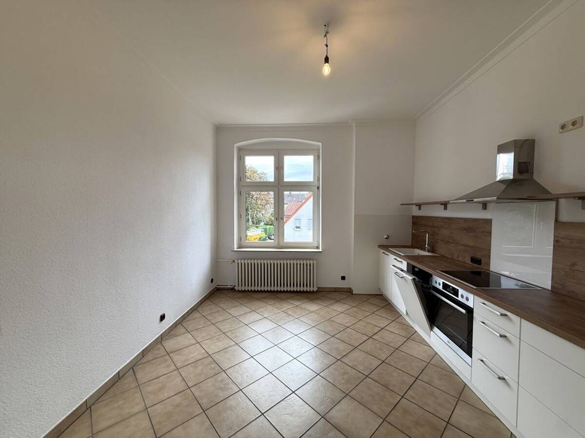 Helle Altbauwohnung mit neuer Einbauküche mit ca. 90 m² | hohe Decken | Gelsenkirchen-Horst – 45899 Gelsenkirchen – Bild 1 von 9