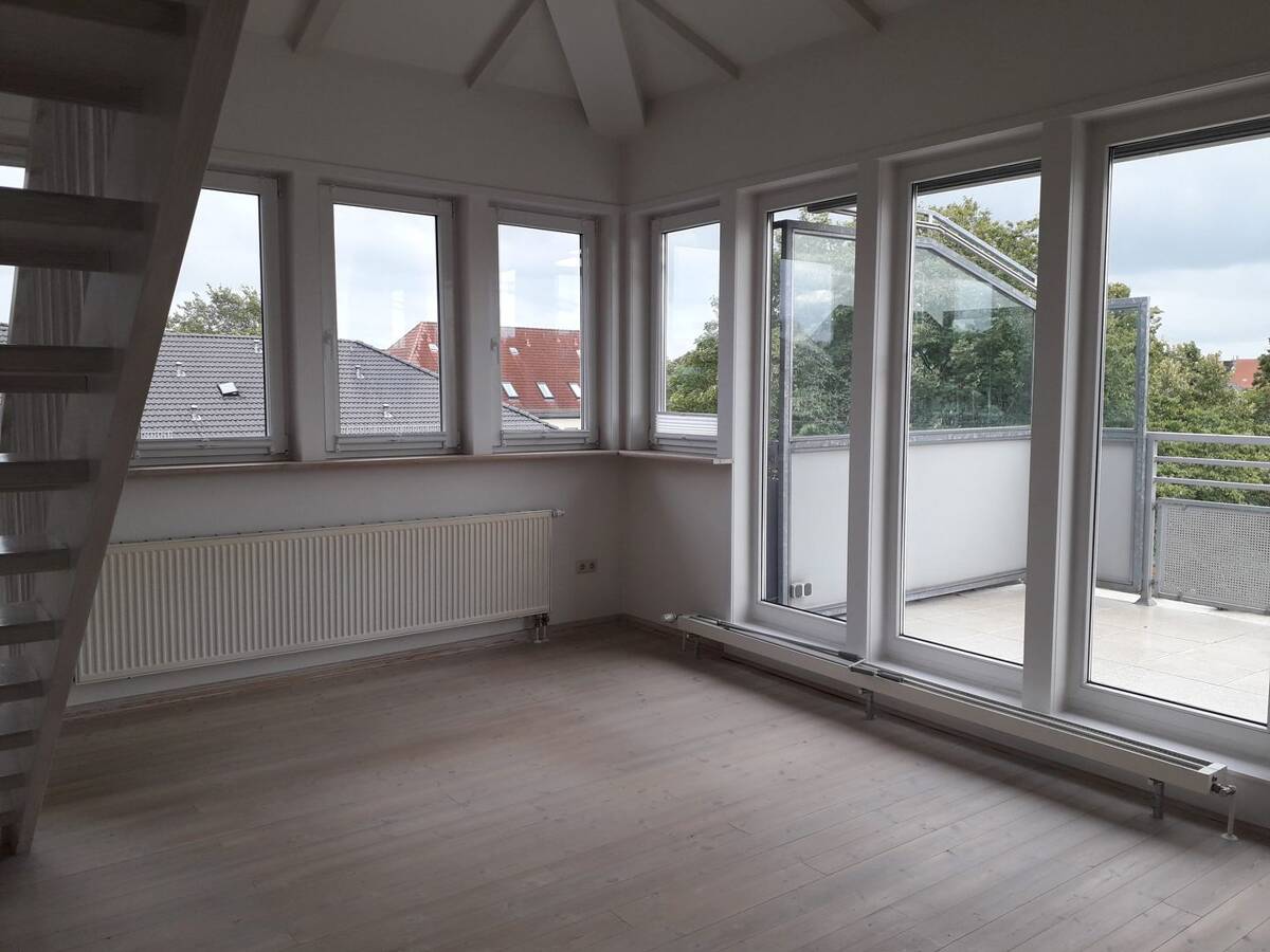 Penthouse mit großzügiger Dachterrasse in Kiel/Beselerallee – 24105 Kiel – Bild 1 von 8