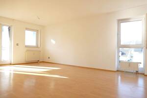 "... Sofort bezugsfrei! ..." Niefern Gepflegte 3 Zimmer Eigentumswohnung in bevorzugter Wohnlage! – 75223 Niefern-Öschelbronn – Vorschaubild 2