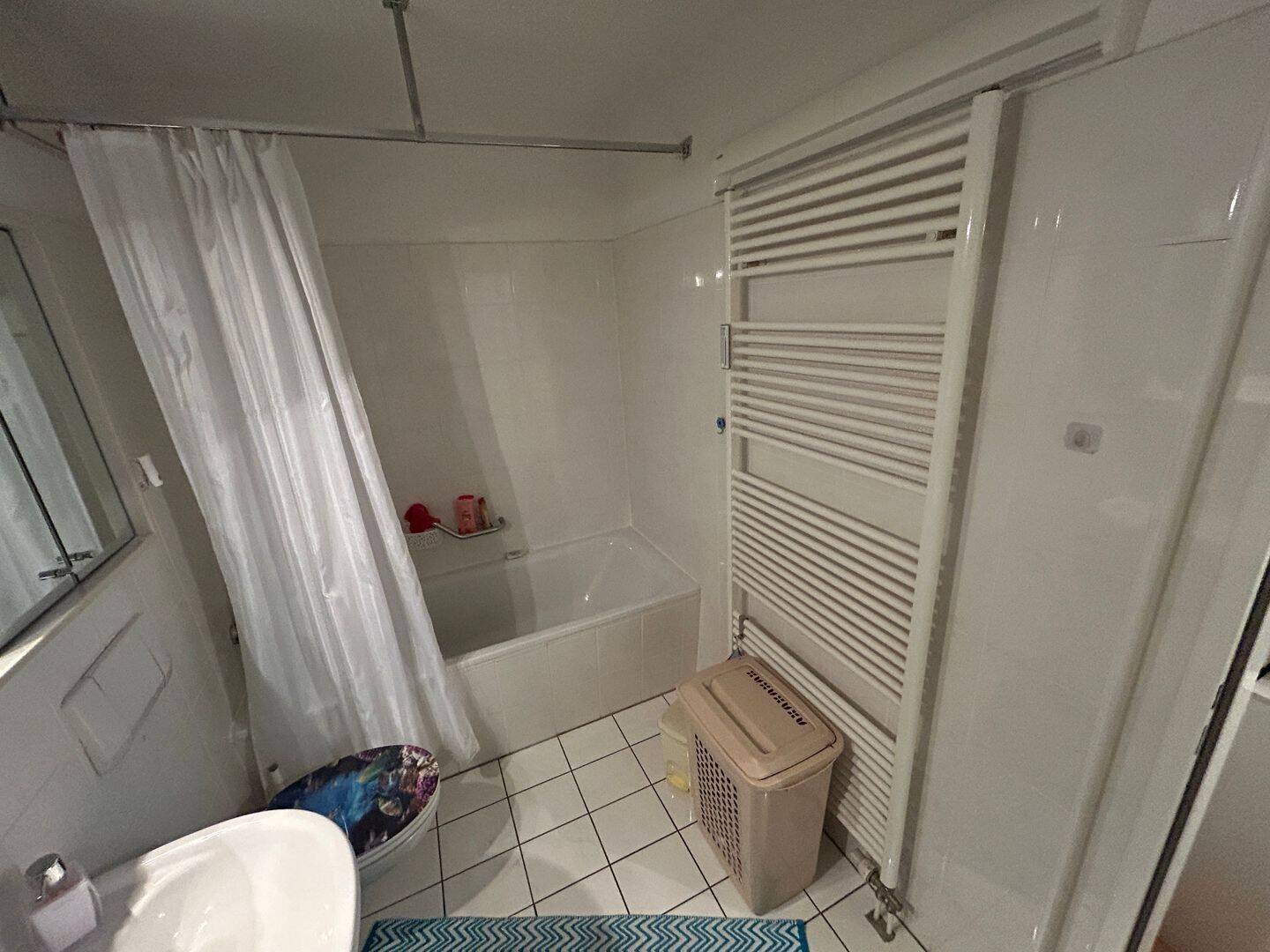 Praktisch geschnittene & lichtdurchflutete 2-Raum-Wohnung mit Balkon, Außenjalousien, Personenaufzug – Leipzig – Vorschaubild 6