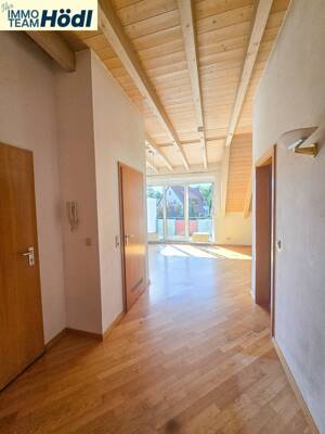 Hell, gepflegt und ruhig gelegen - eine Dachgeschosswohnung zum Wohlfühlen – 72766 Reutlingen – Vorschaubild 3
