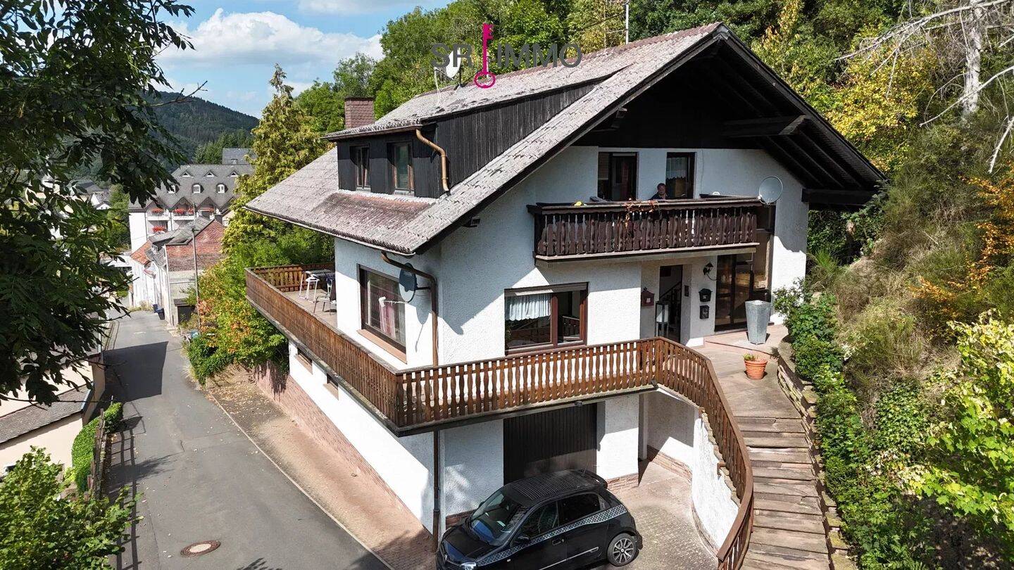 Attraktives Haus in Top-Lage von Waxweiler mit enormem Potenzial – Waxweiler – Bild 1 von 9
