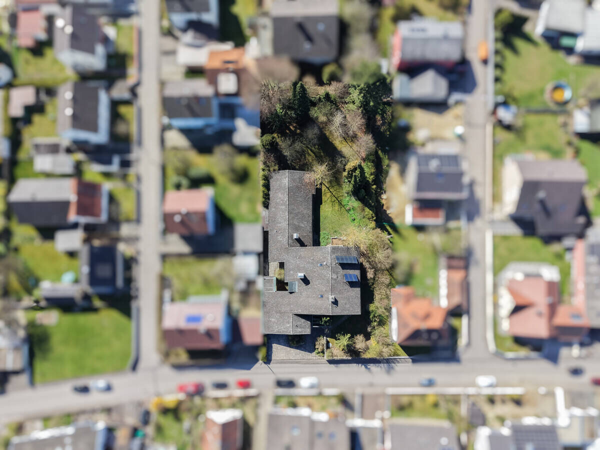 Seltene Gelegenheit: Exklusive Villa mit Indoor-Pool und weitläufigem Grundstück in Gaimersheim – Gaimersheim – Vorschaubild 2