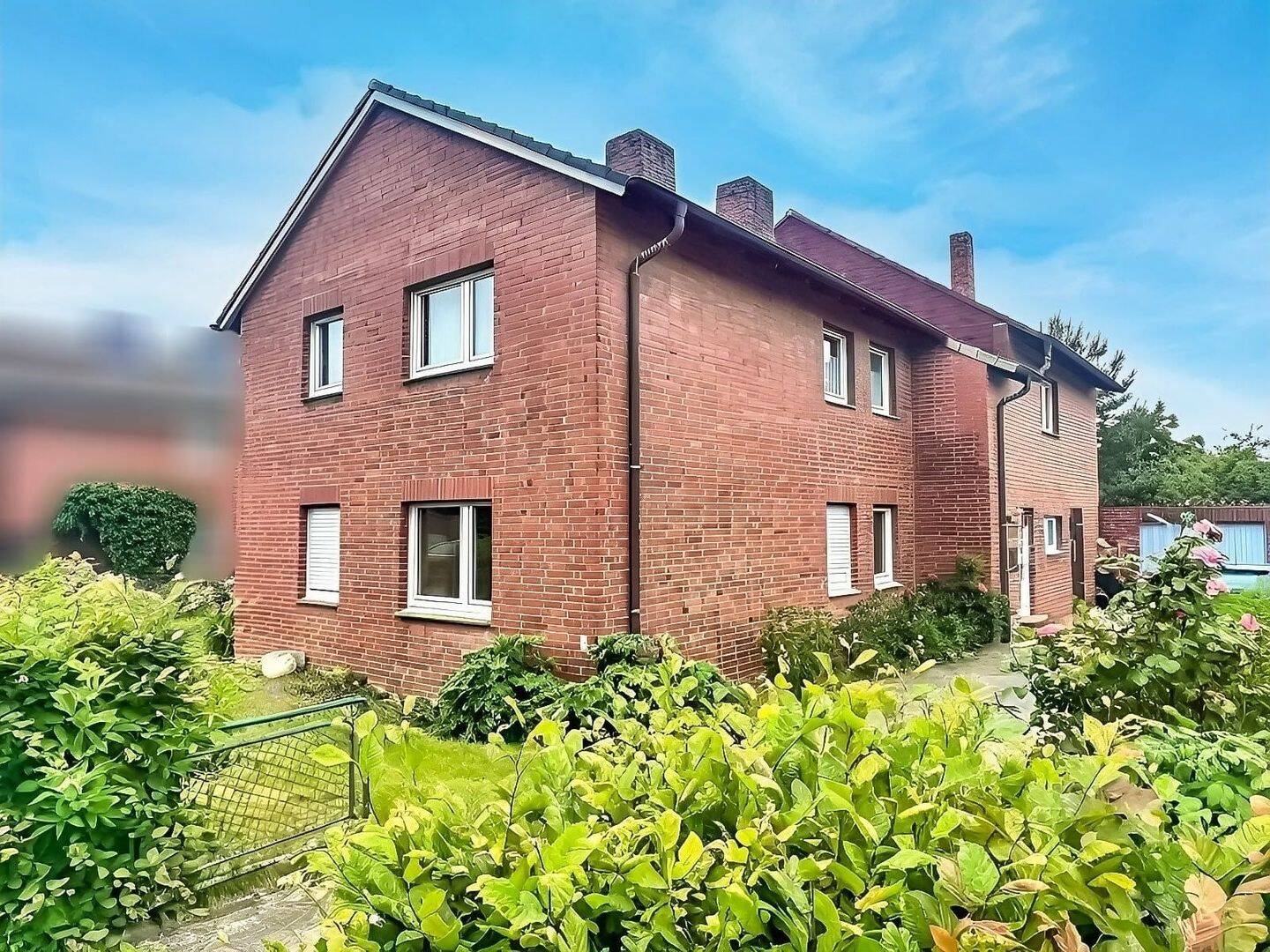 Großzügiges Anwesen mit 2.550 m² Grundstück, Wiese und Platz für Mensch & Tier