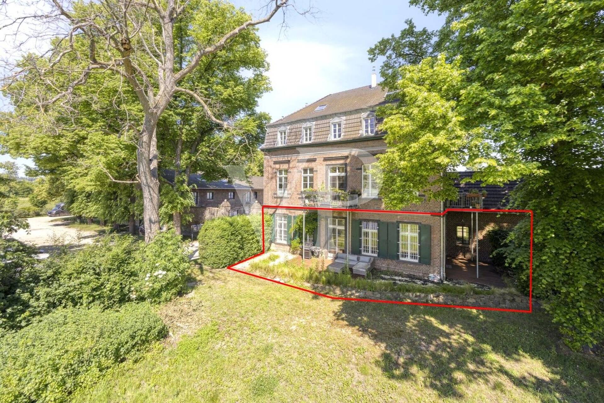 Erdgeschosswohnung in 50997 Köln mit 120 m² kaufen