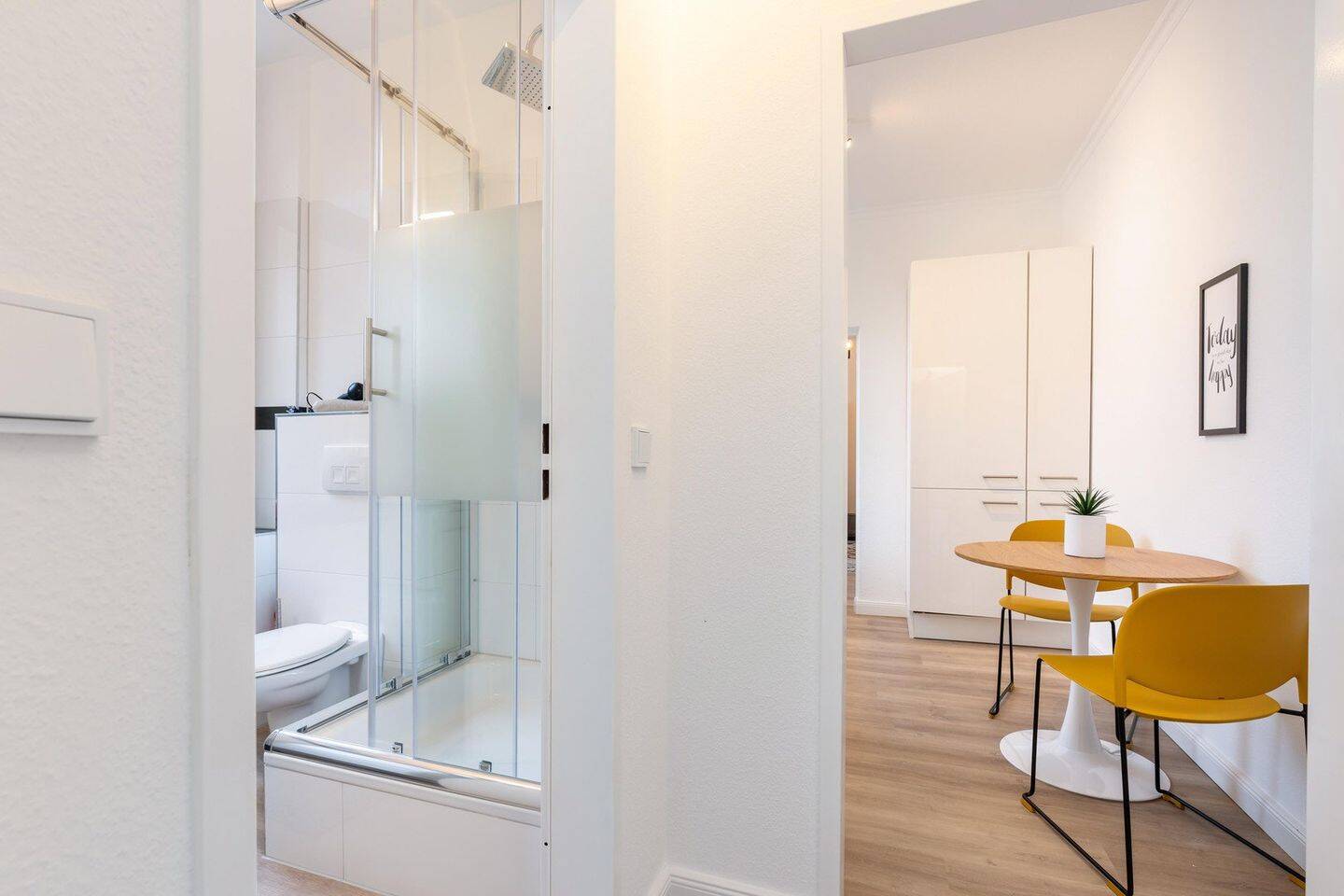 Furnished Apartment Aachen Burtscheid, Hotel Comfort | Möbliert mit Hotel-Komfort, Top-Lage – Aachen – Vorschaubild 2