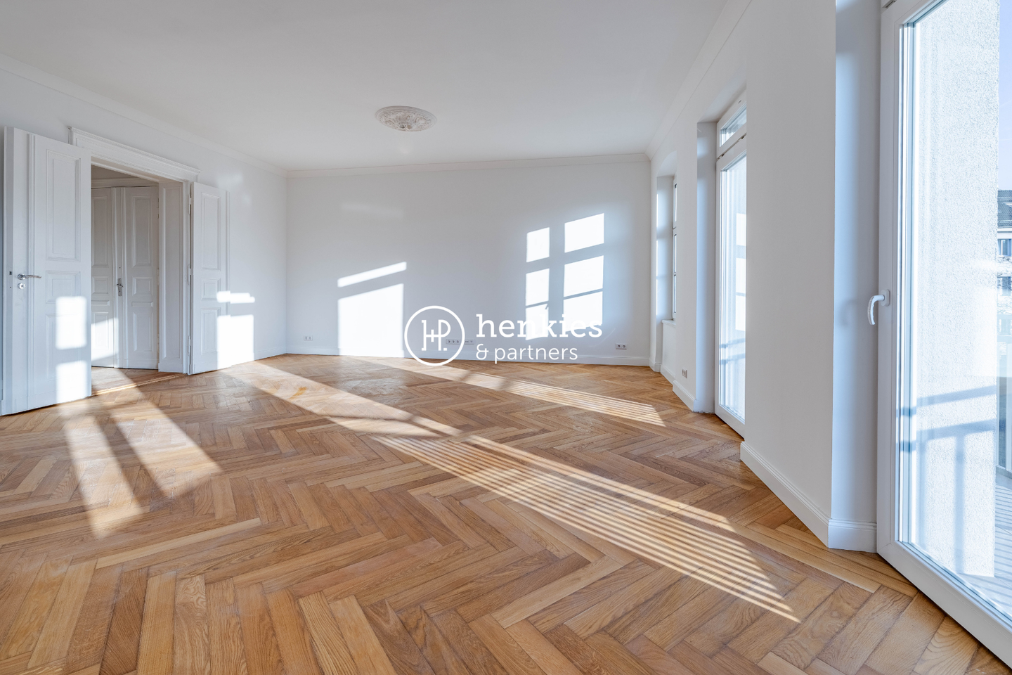 The E of Berlin - Eine Wohnung, die sich den Bedürfnissen anpasst - hell und modern gestaltet