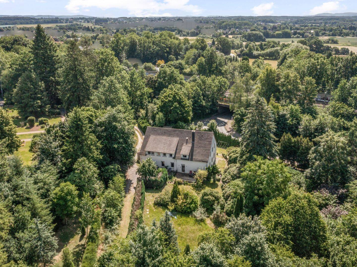 Vielseitig nutzbares Zweifamilienhaus mit großzügigem Grundstück in Bielefeld – Bielefeld – Vorschaubild 2