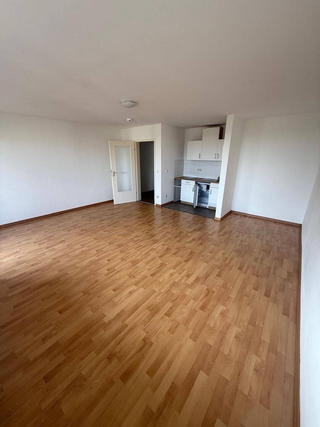 Ein 1 Zimmer Apartment mit einem 36 Quadratmeter Wohnraum – Ingolstadt – Vorschaubild 3