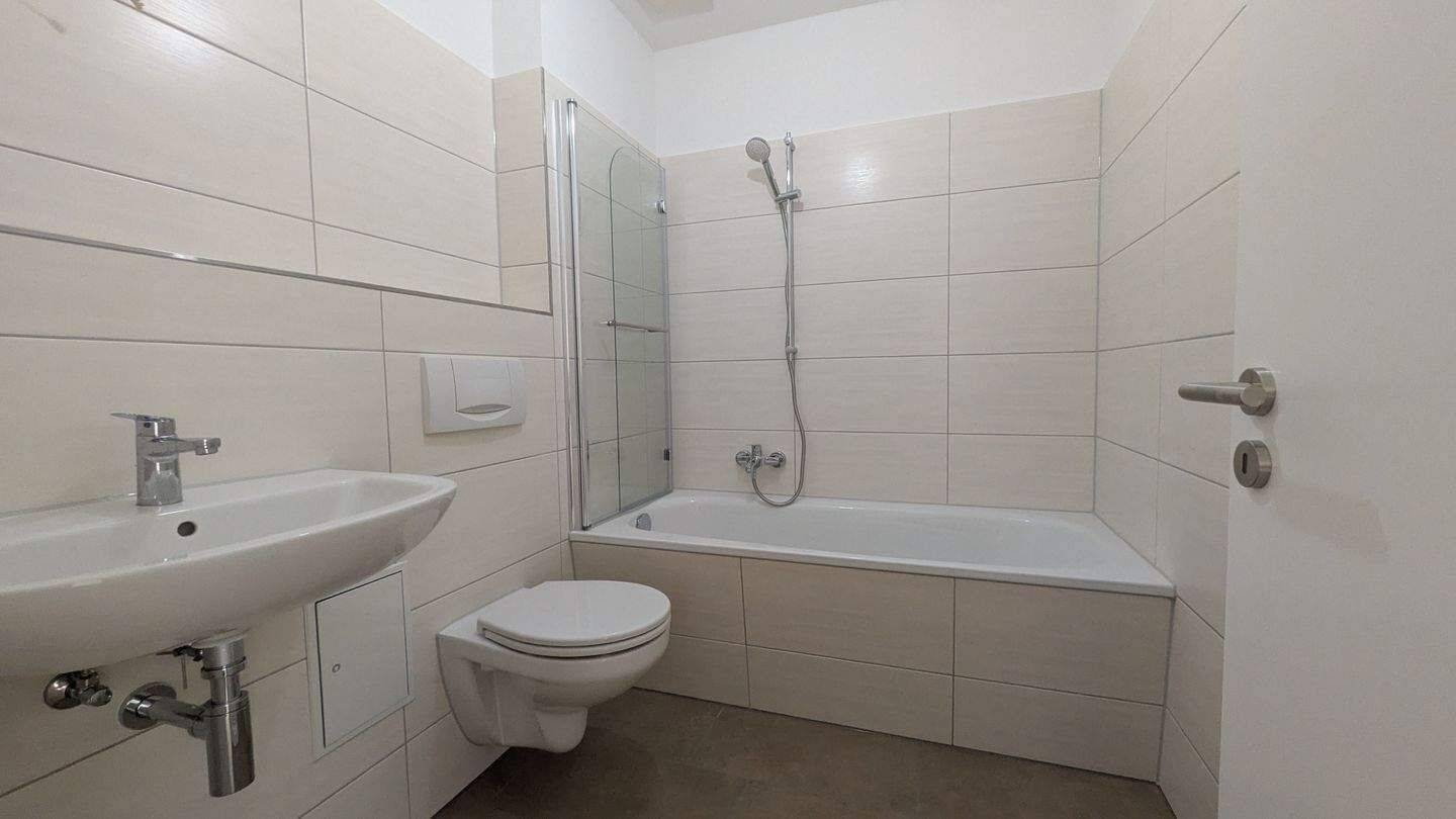 Helle gemütliche Wohnung mit Blick in die begrünte Umgebung – Dresden – Vorschaubild 6