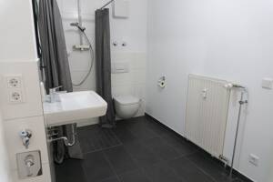 Charmante 2-Zimmer-Wohnung mit separatem WC - sorgenfrei wohnen, Rosengarten Residenz Fürth – 90762 Fürth – Vorschaubild 2