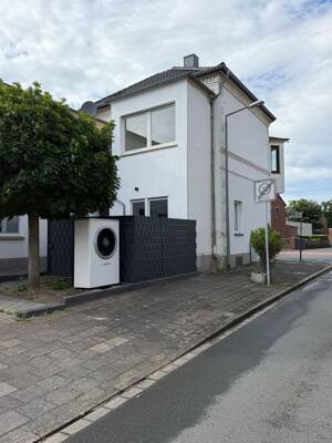 Erstbezug nach Sanierung – Großzügige 4-Zimmer-Altbauwohnung mit Kamin und Wärmepumpe – 47198 Duisburg – Vorschaubild 6