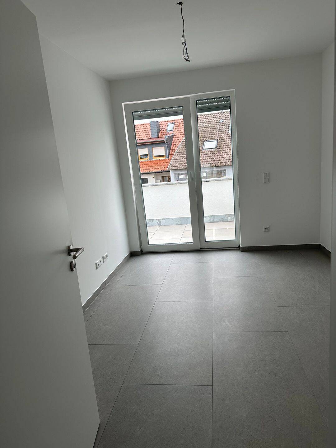 Neubau-Highlight in Sulzbach am Main: 4-Zimmer-DG-Wohnung mit zwei Balkonen *Weitere auf Anfrage verfügbar* – Sulzbach am Main – Vorschaubild 3