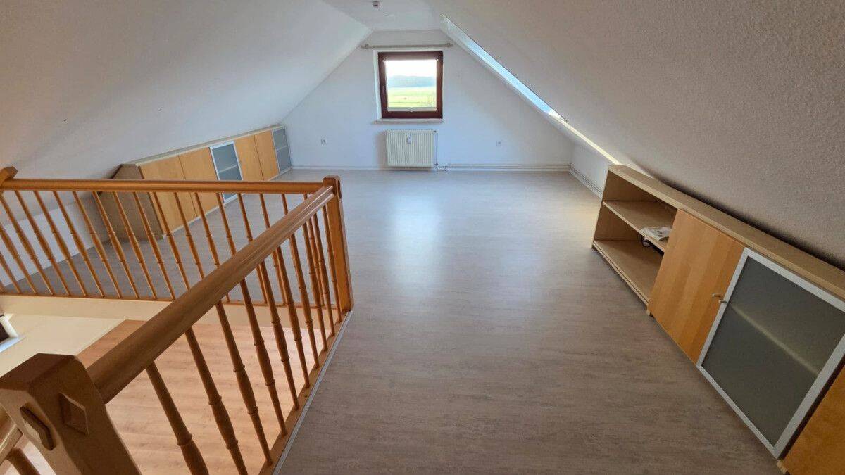 Moderne, frisch renovierte Maisonette mit Atelier – Wolfsburg – Vorschaubild 2