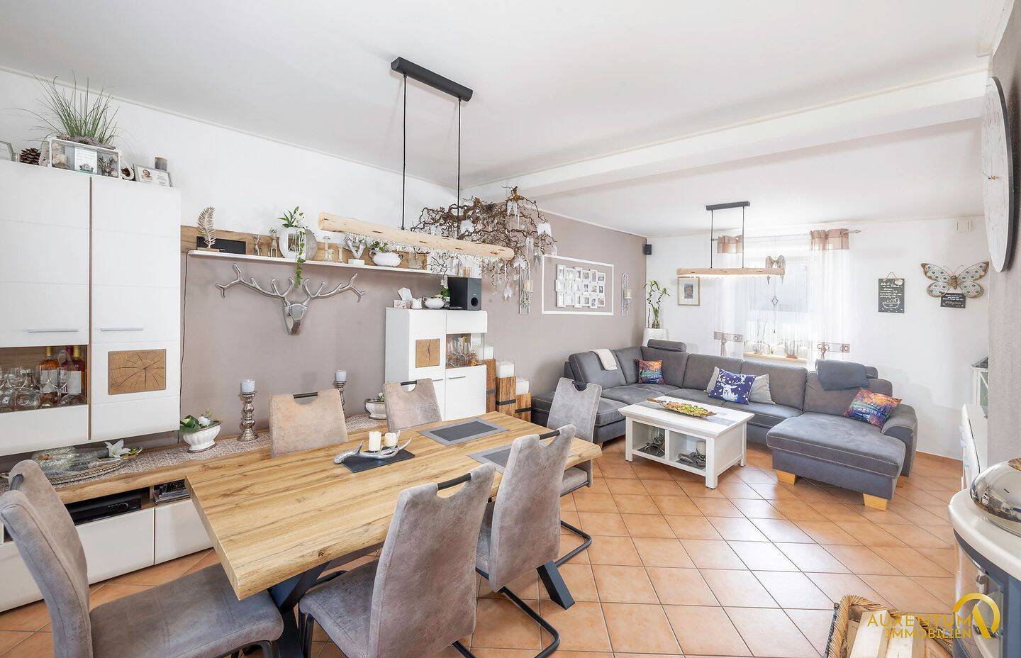 Sofort bezugsfertig: Modernisiertes EFH mit Einliegerwohnung + Garage & Stellplätze – Kelheim – Vorschaubild 3