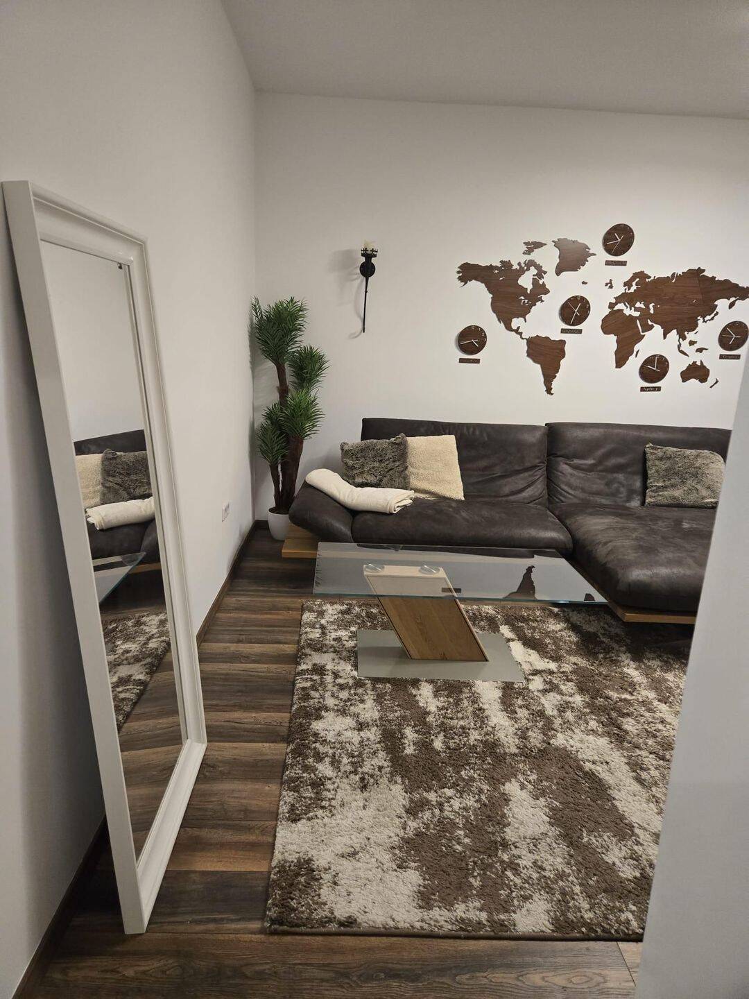 Vollmöbelierte 2 Zimmer Eigentumswohnung-Frei – Berlin – Vorschaubild 3