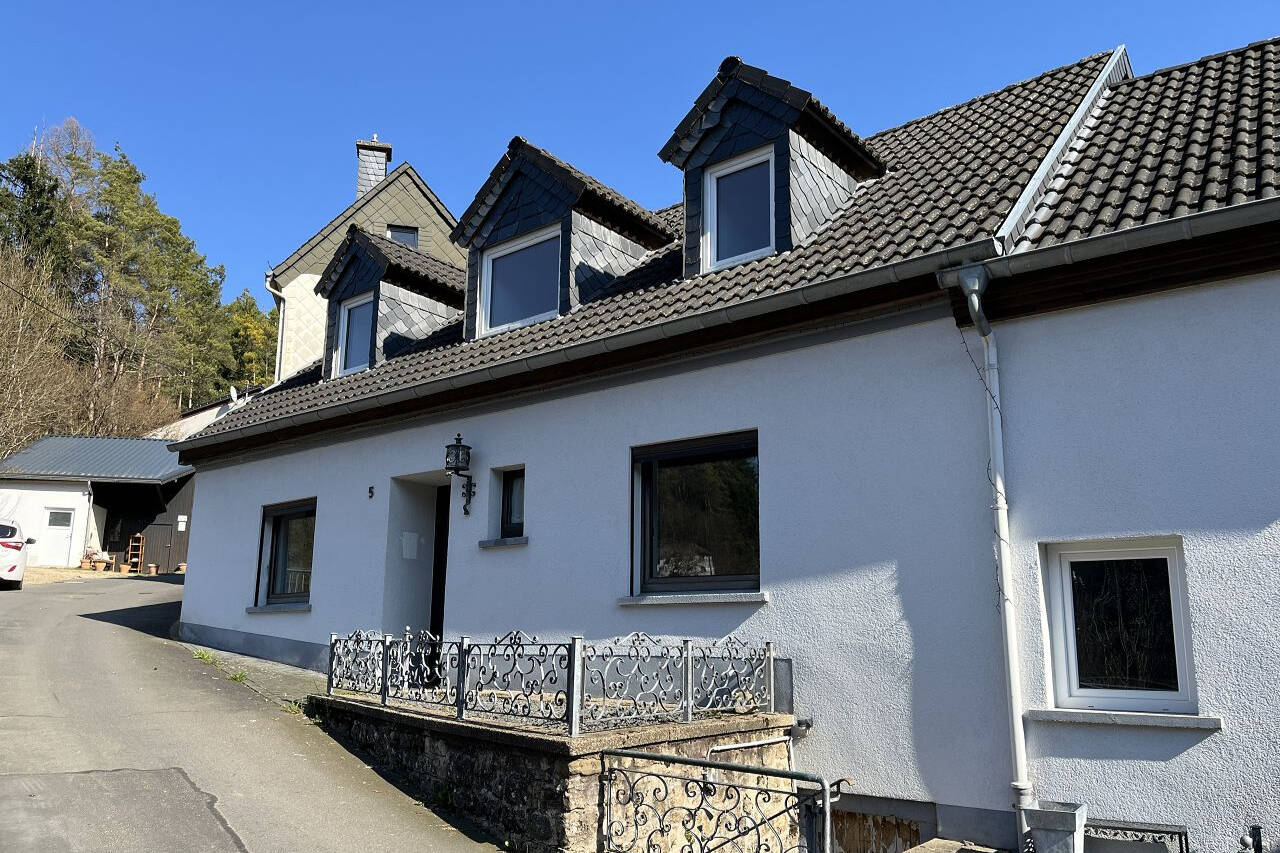 Gepflegtes Einfamilienhaus im schönen Eifelort Schönecken – Schönecken – Bild 1 von 9
