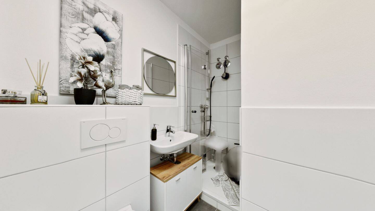 Perfekt geschnittene 4-Zimmer-Wohnung mit zwei Bädern und Außenstellplatz – Würzburg – Vorschaubild 3