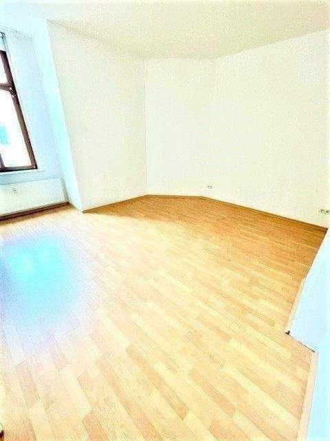 Große Maisonette 2,5 Raum Wohnung, mit Wohnküche, Gäste-WC und 2 Balkonen. – Magdeburg – Vorschaubild 9