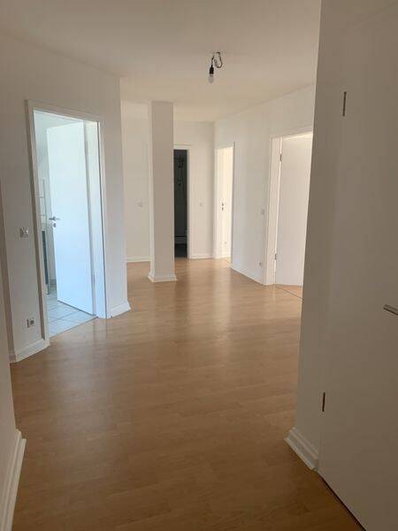helle 3 Zimmer-Whg*Wannenbad* tolle EBK* Lindenau* 4.OG* G-WC*Aufzug* SP anmietbar