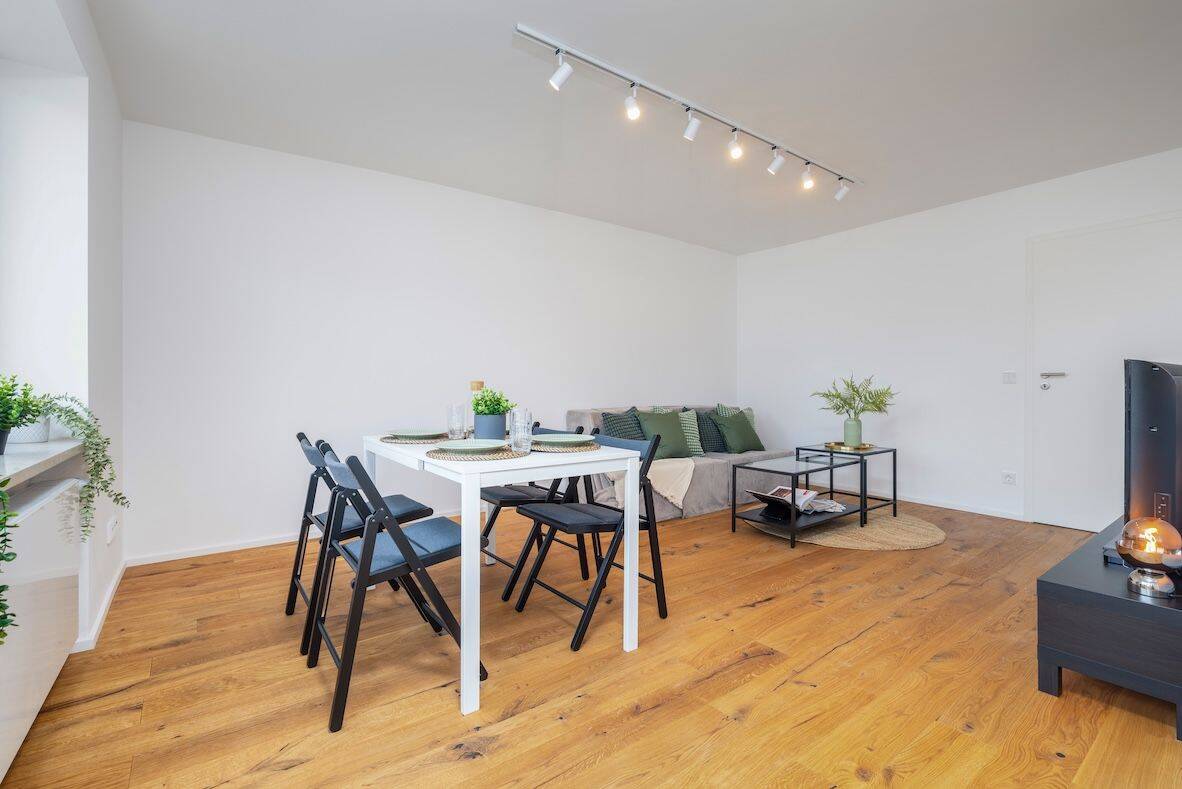 Frisch sanierte 2-ZKB mit West-Balkon & TG-Stellplatz in zentraler Lage - Provisionsfrei! – München – Vorschaubild 4