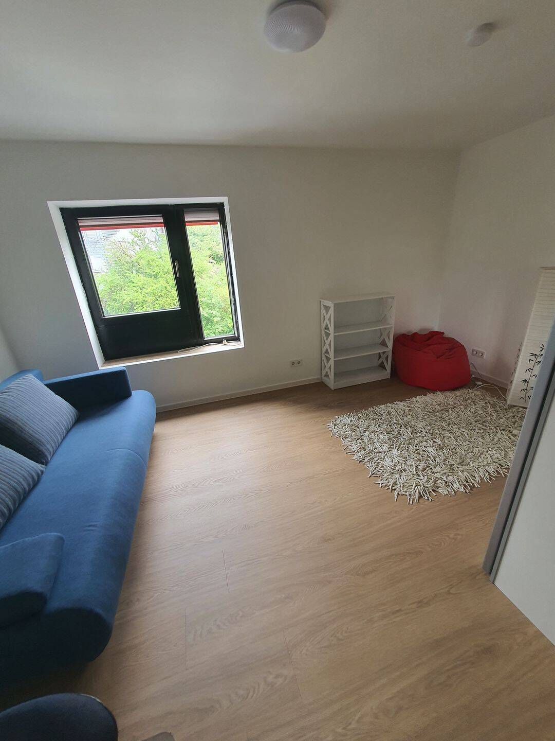 WG-Zimmer 15,9 m² möbliert, ab sofort zu vermieten in Reihenhaus mit 3 WG-Zi (z. Zt. anmietbar)