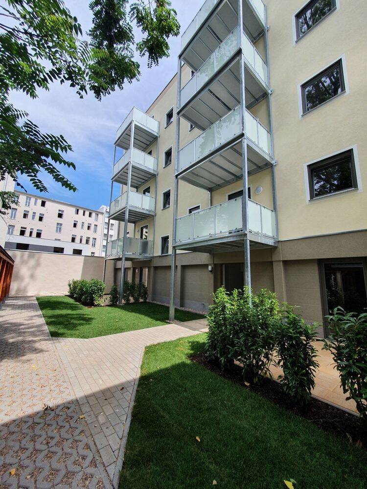 // ZENTRUM // 2 ZIMMER MIT EBK u BALKON // ab 01.09.2026 // – Leipzig – Vorschaubild 2