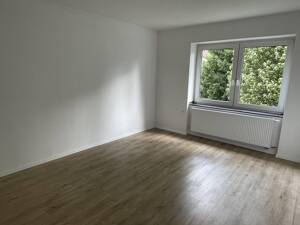 Innenstadt Ost am Westfalenpark: 3,5-Zi.-Wohnung mit Südwestbalkon und Küche! – 44141 Dortmund – Vorschaubild 3
